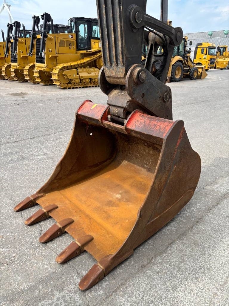 Volvo EC 220 EL (new undercarriage)