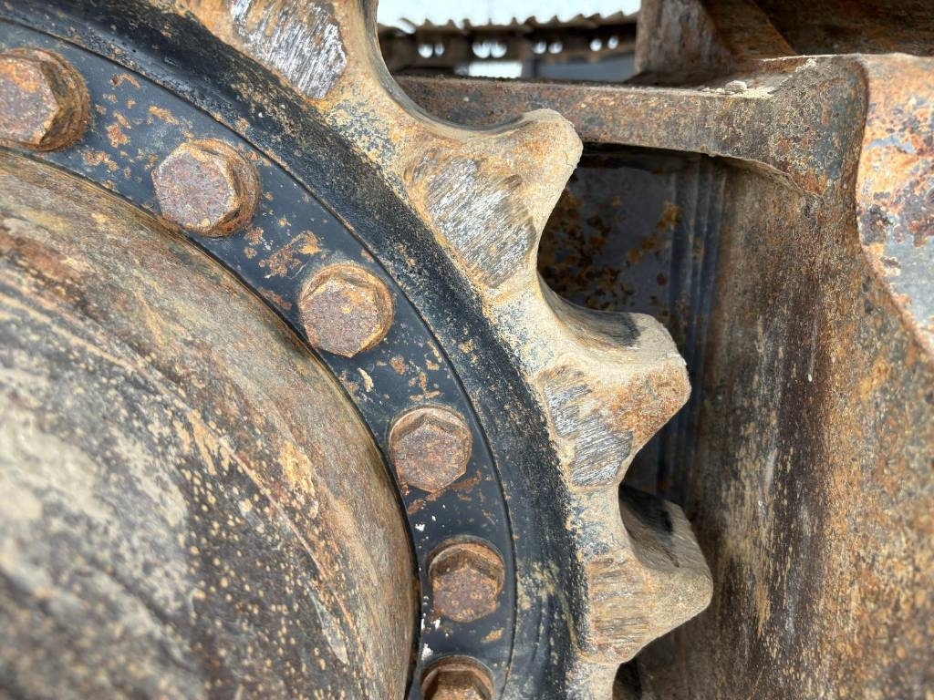 Volvo EC 220 EL (new undercarriage)