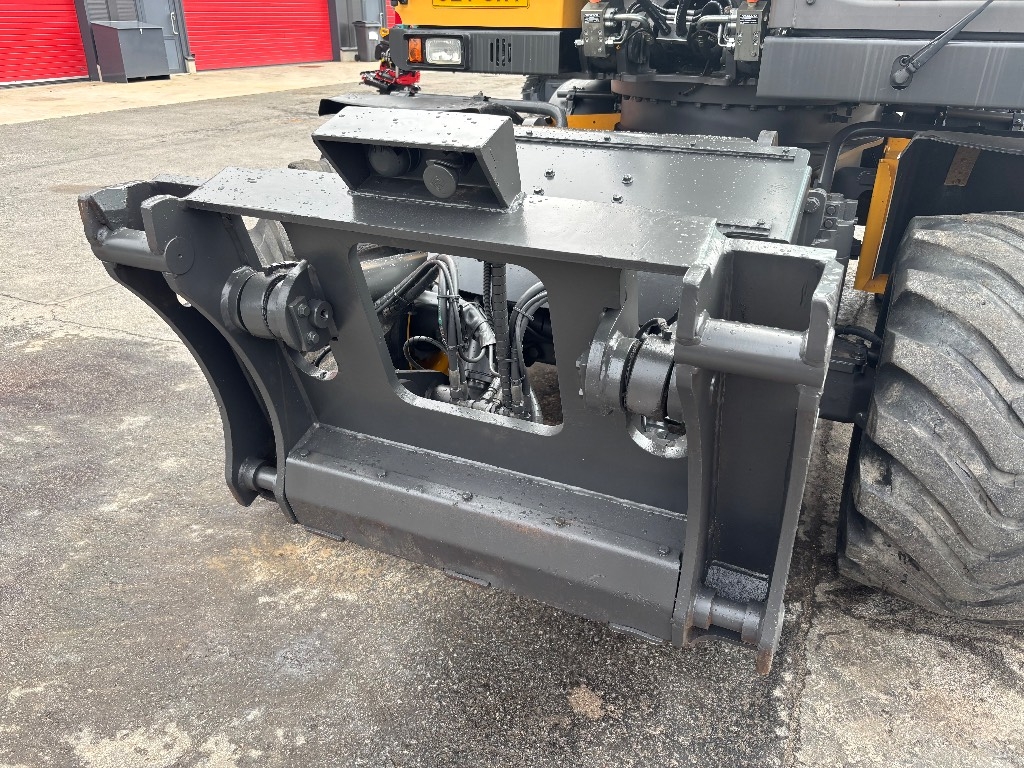 volvo-ew-140-d-huippu-varustee,935733a6