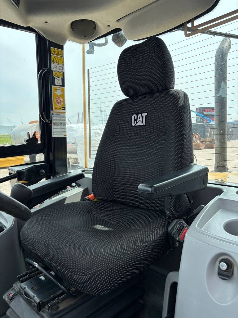 CAT 918 M