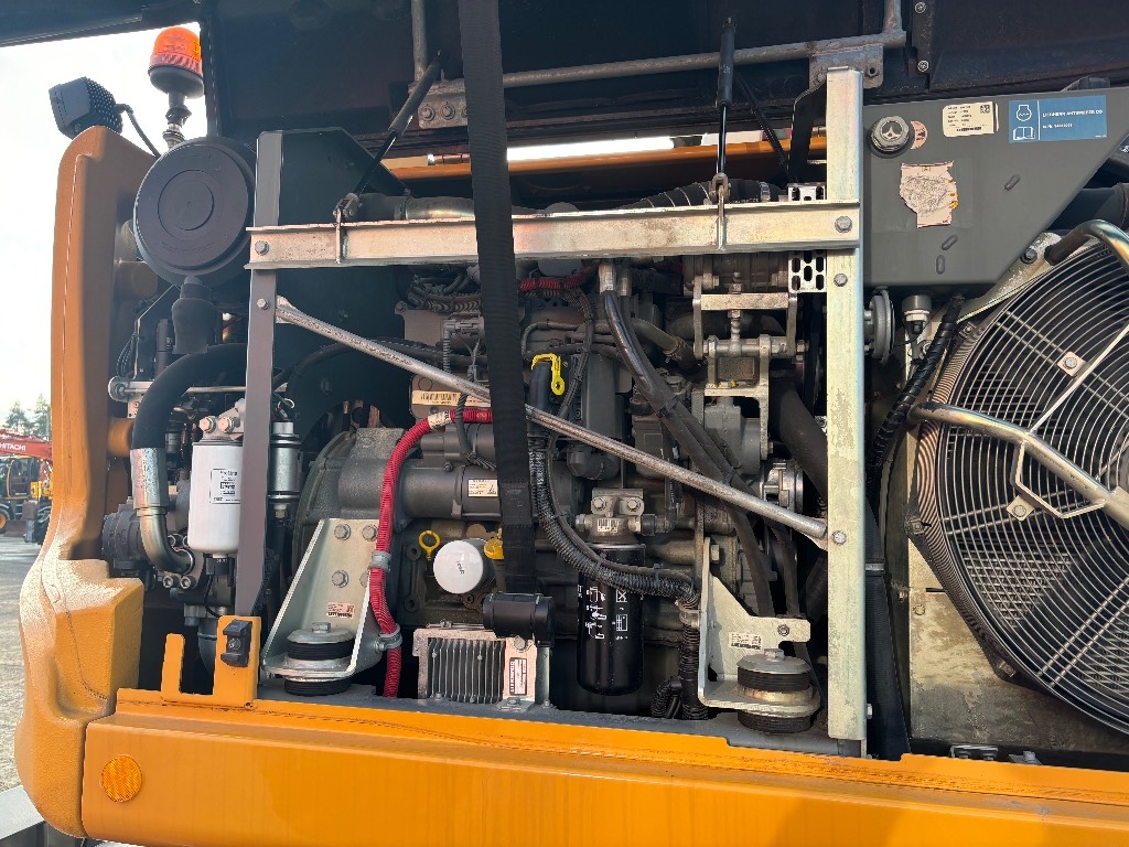 liebherr-913-compact-huippu-va,0e47c946