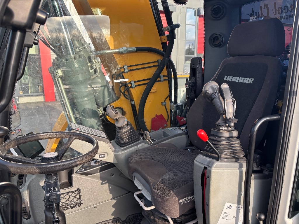 liebherr-913-compact-huippu-va,74ae8820