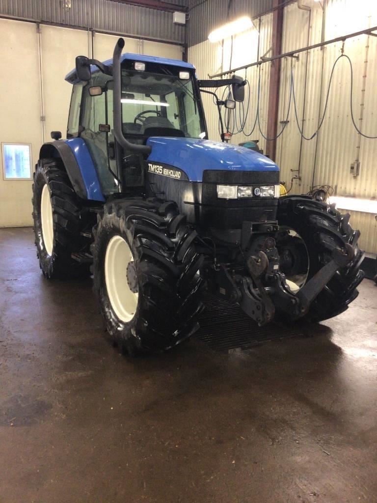 New Holland TM135, Traktoren, Landmaschinen