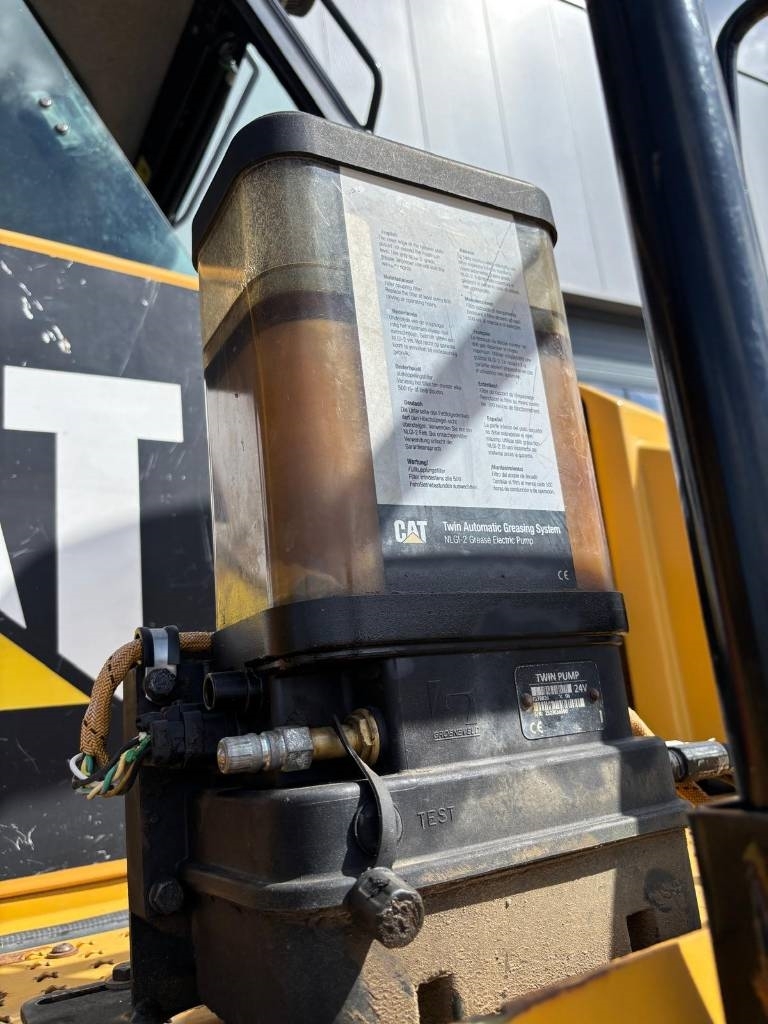 CAT 745 C (CE /Low Hours)