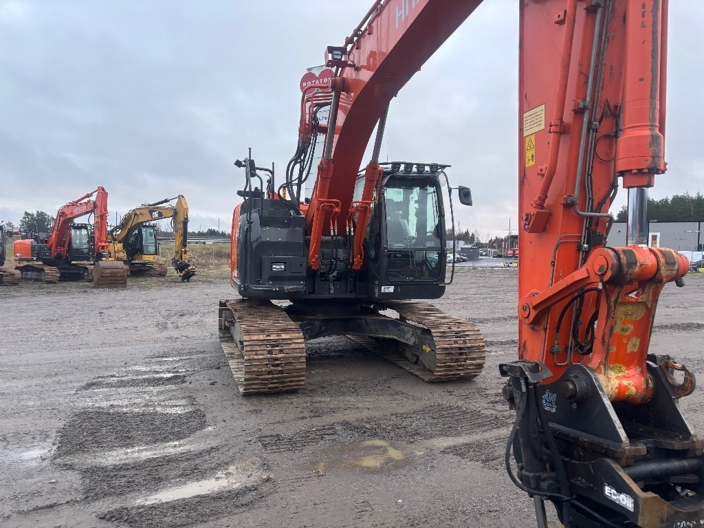Hitachi ZX 225 US LC-6 - Crawler excavators - Construction