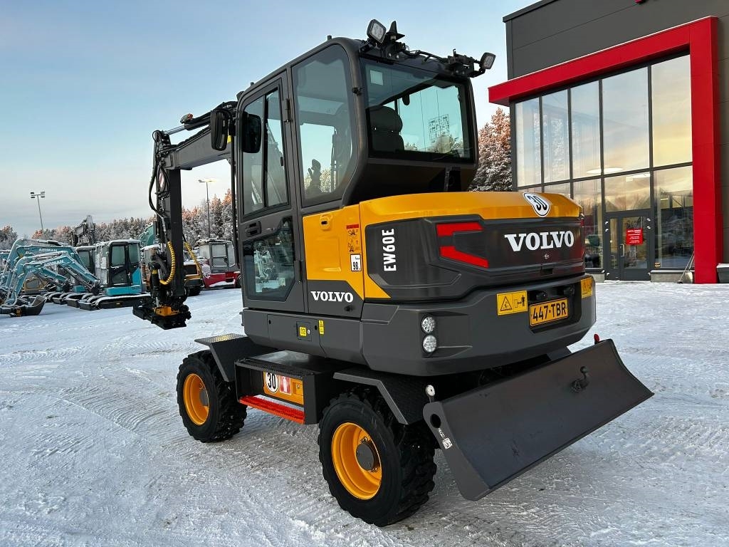volvo-ew60e-engcon-lammitin-ra,40cb132d