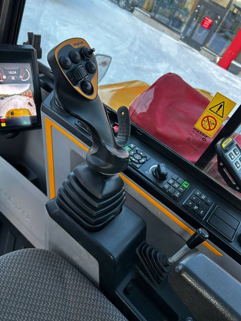 volvo-ew60e-engcon-lammitin-ra,8122ed4e