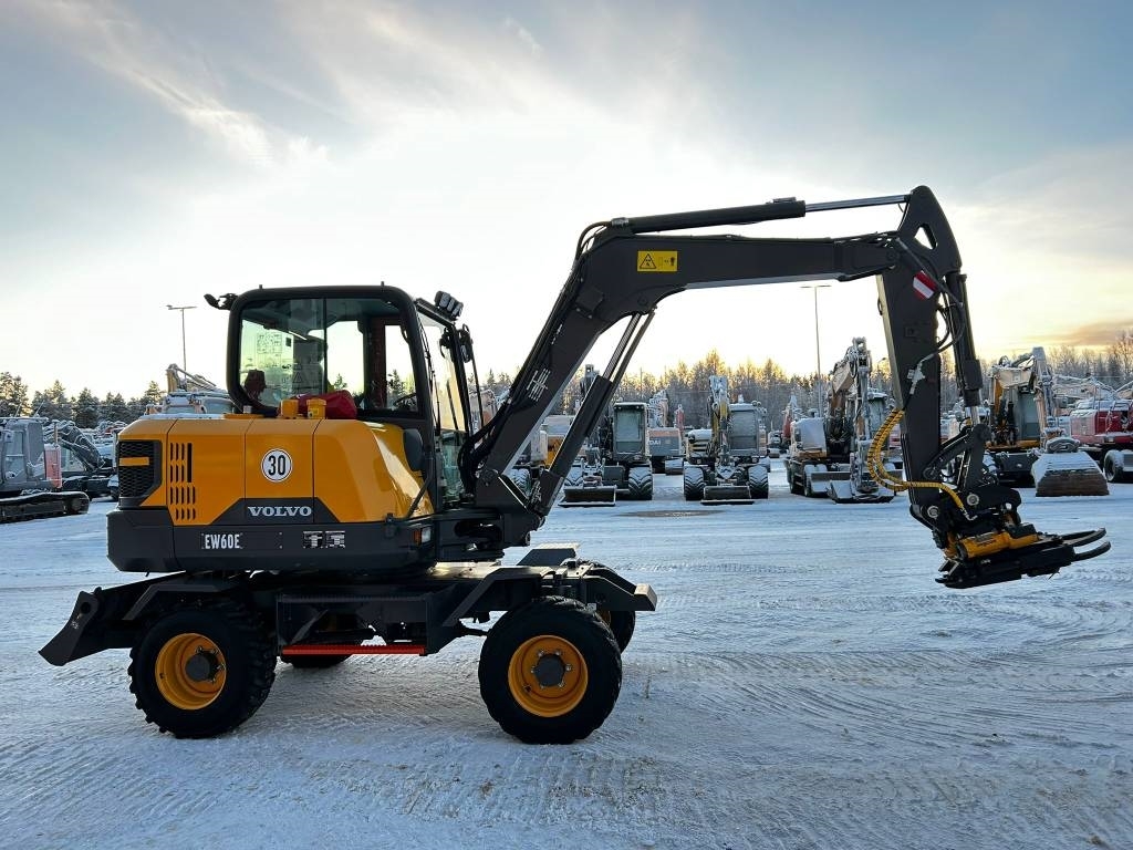 volvo-ew60e-engcon-lammitin-ra,bcd637ee
