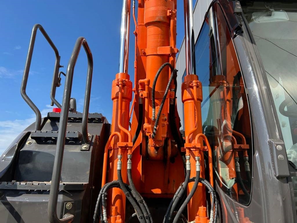 Hitachi ZX 140 W-5B
