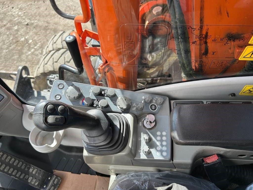 Hitachi ZX 140 W-5B