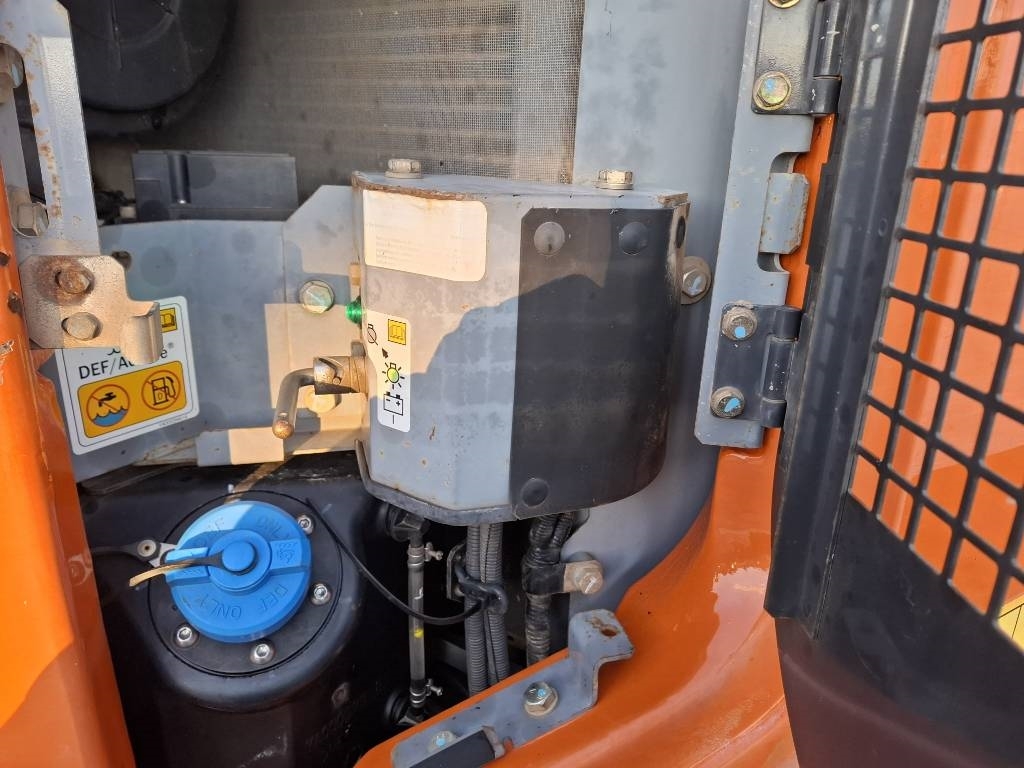 hitachi-zx-135-us-6-materiaali,71f6a77a