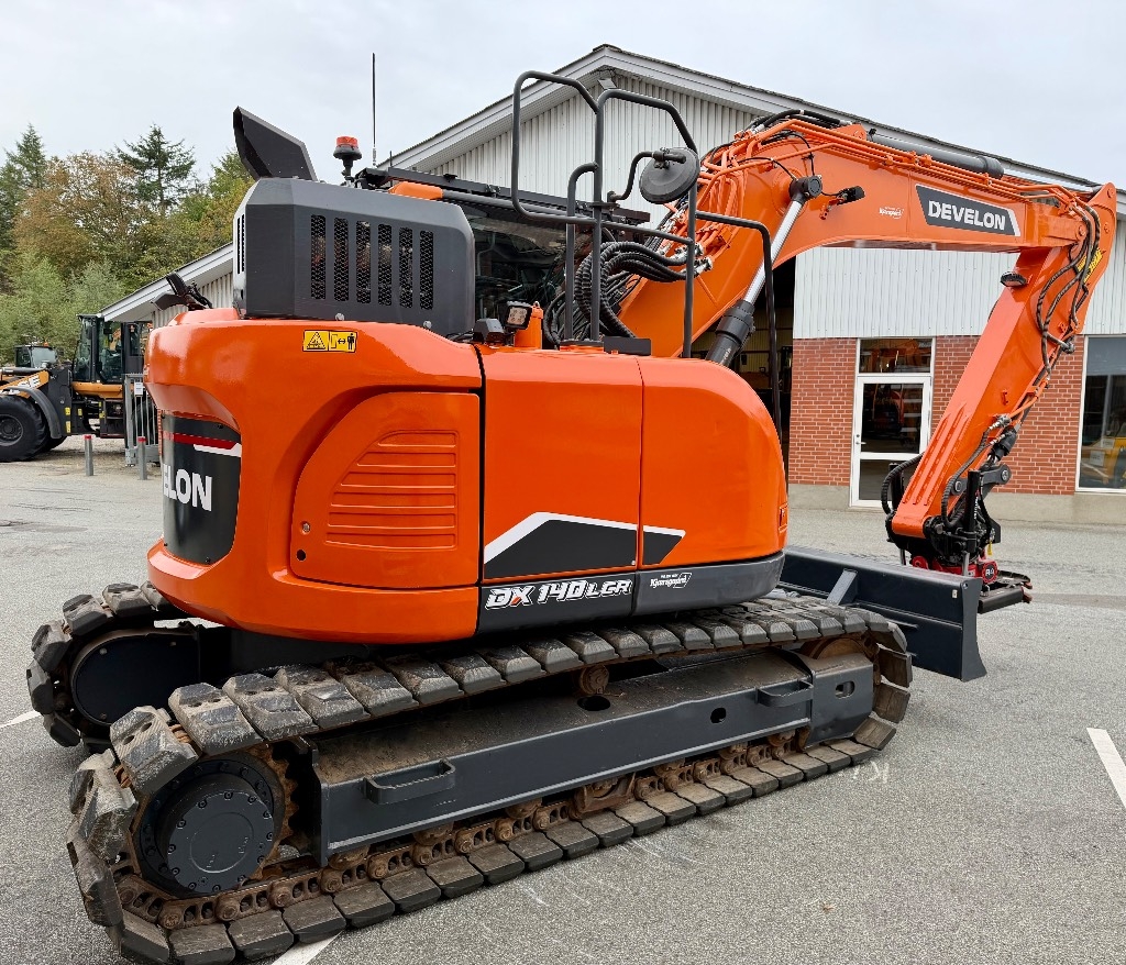 Develon DX 140 LCR-7