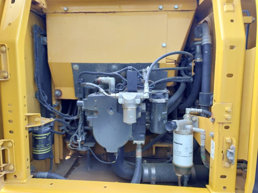 Komatsu PC210LC-10
