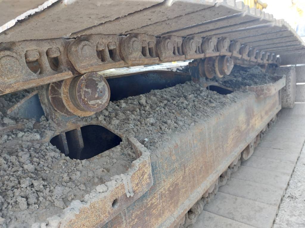 Komatsu PC210LC-10