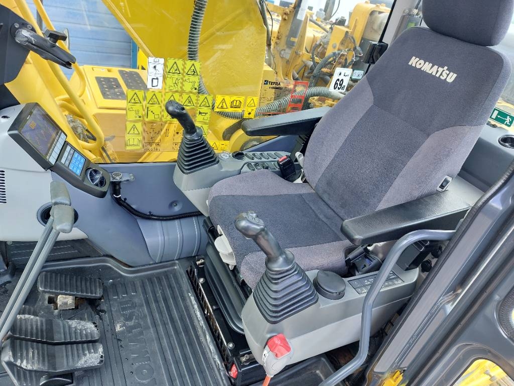 Komatsu PC210LC-10