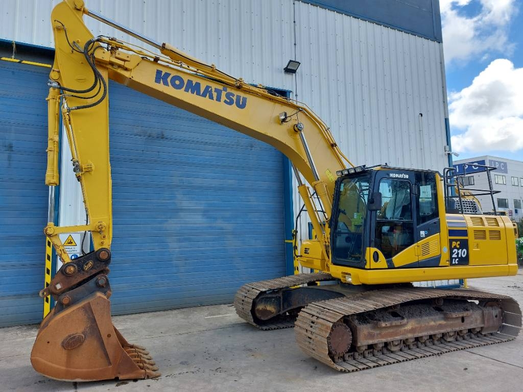 Komatsu PC210LC-10