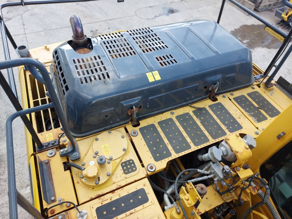 Komatsu PC210LC-10