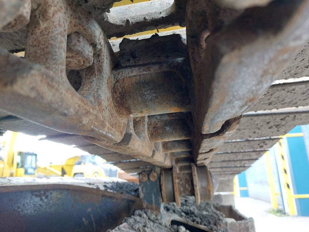 Komatsu PC210LC-10