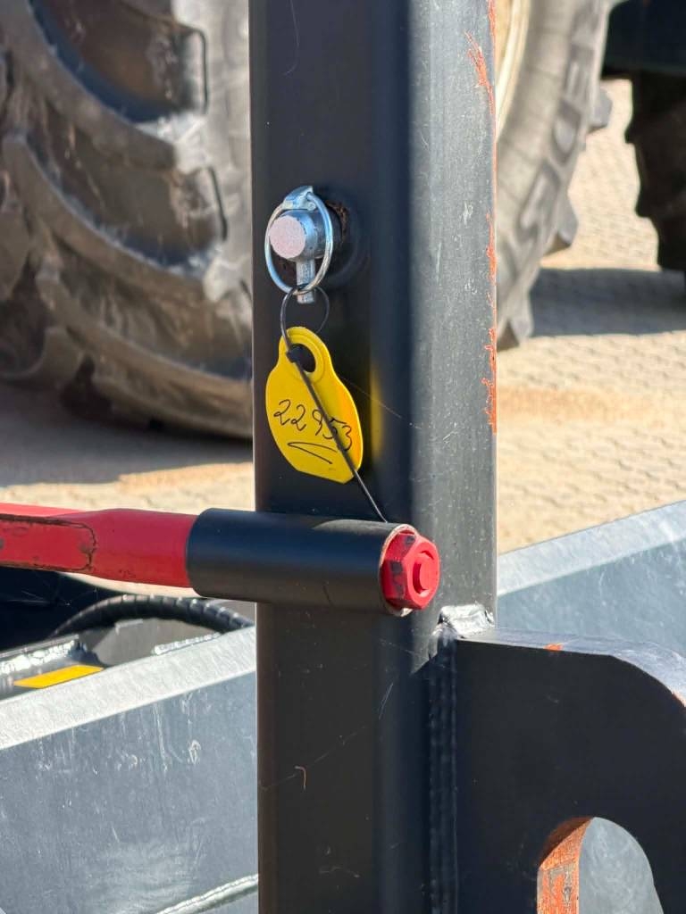 MO Implements Storballegrab 2m fast bund (Volvo BM)