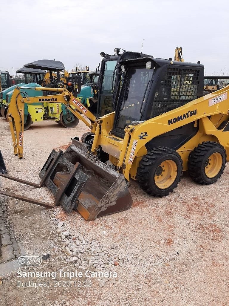 Komatsu SK820-5, Kompaktlader, Baumaschinen