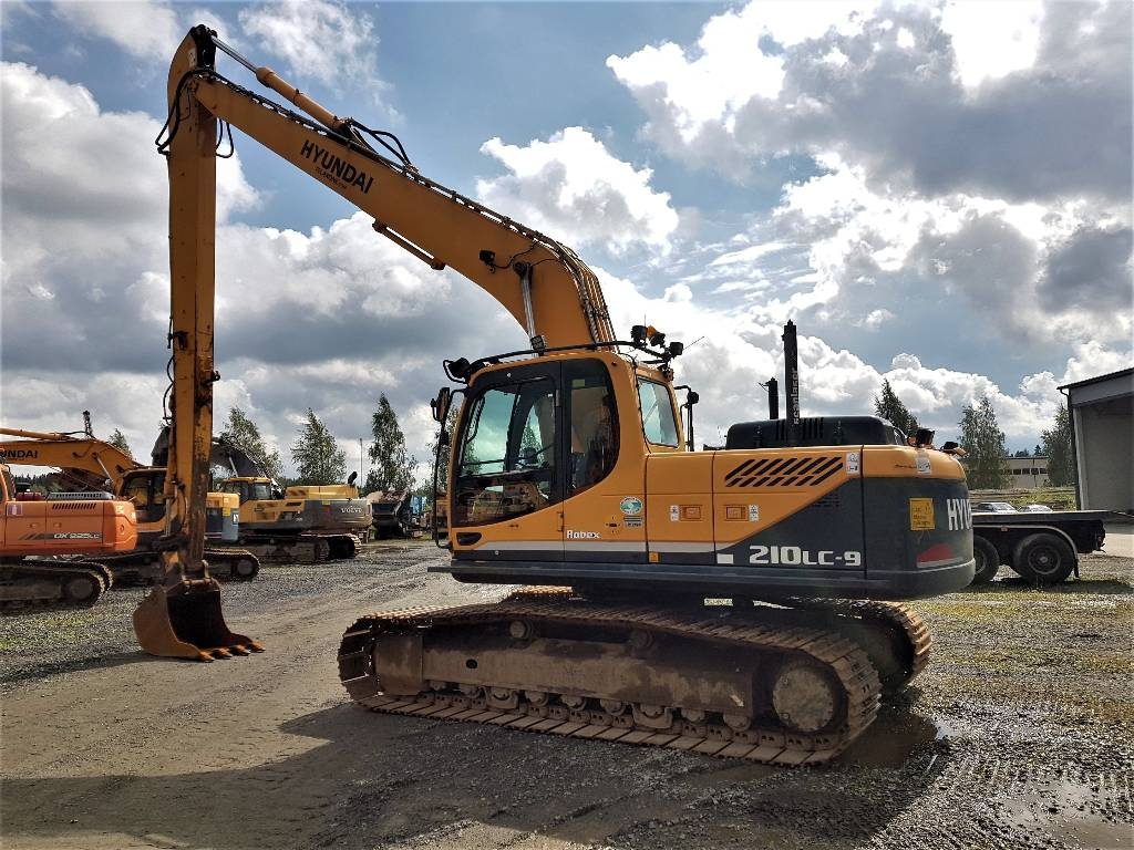 Hyundai r 210