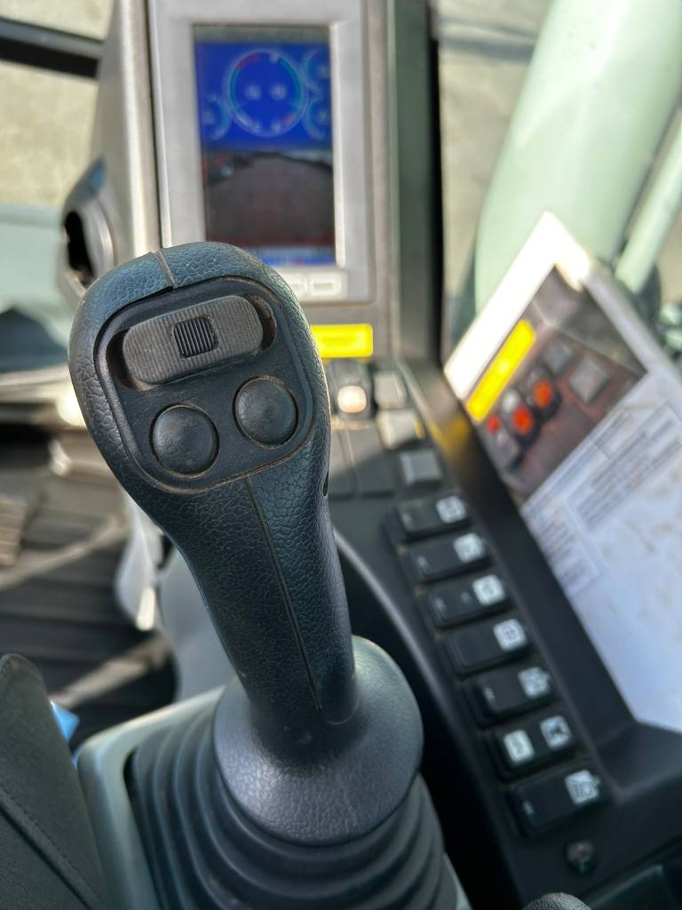 takeuchi-tb-2150-r-pyorittaja,712d50d3
