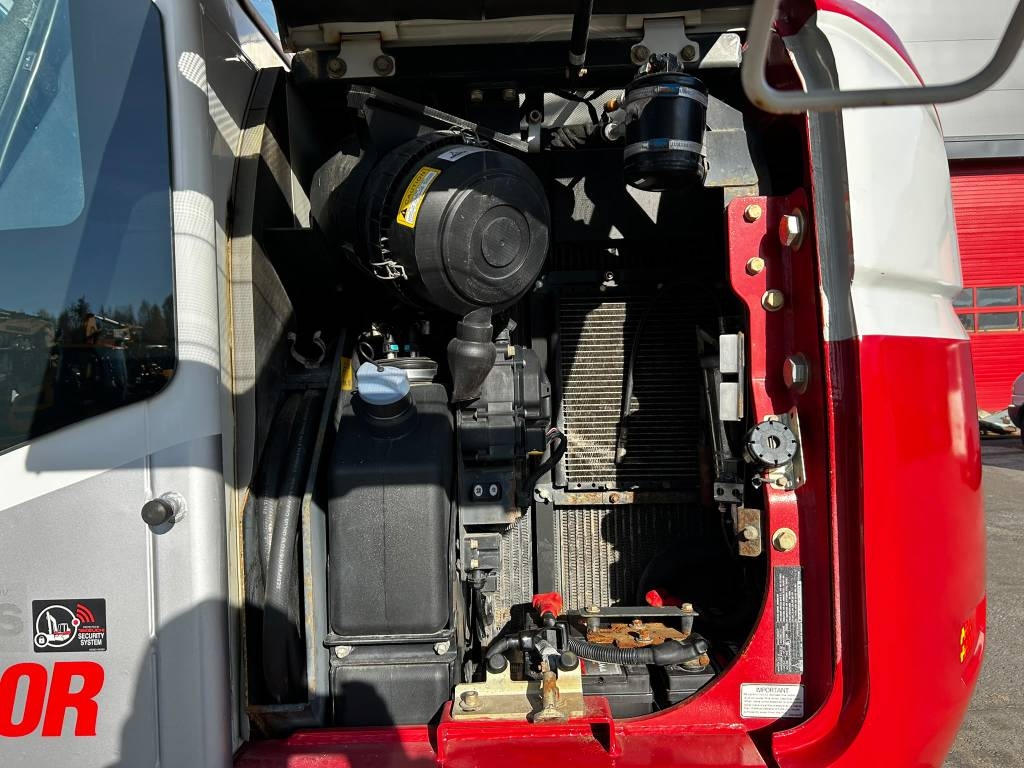 takeuchi-tb-2150-r-pyorittaja,8b467a3c