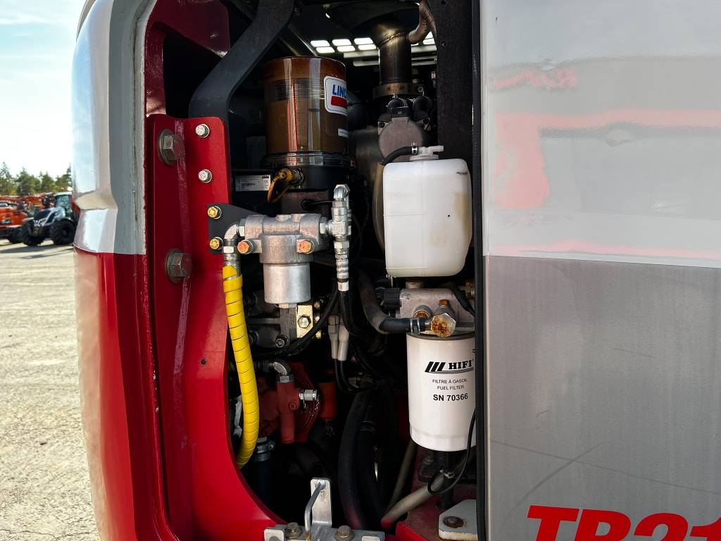takeuchi-tb-2150-r-pyorittaja,d80985a8