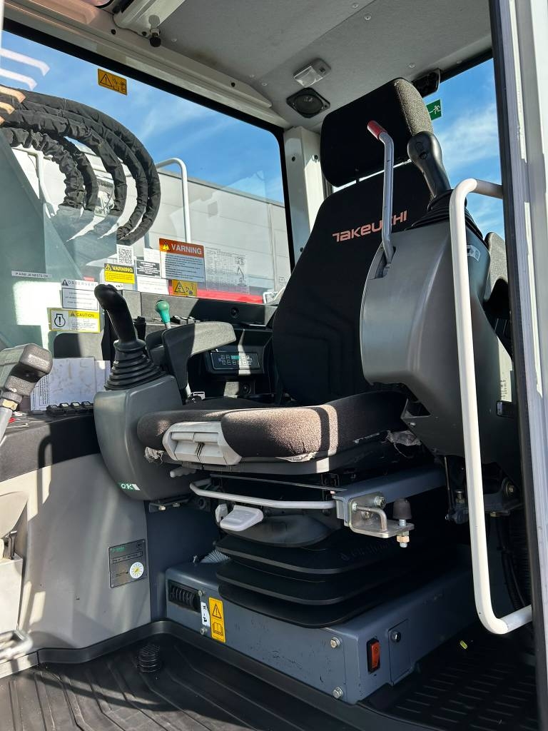 takeuchi-tb-2150-r-pyorittaja,f55f86f7