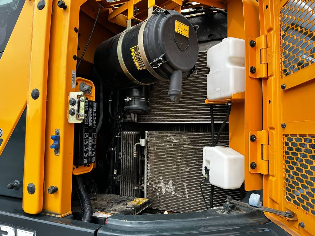 hyundai-hx-235-lcr-rototilt-r8,a86ff341