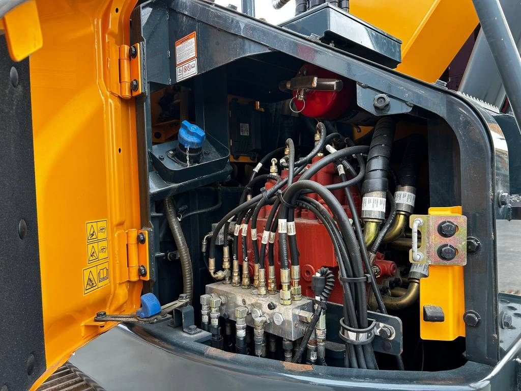 hyundai-hx-235-lcr-rototilt-r8,d490206e