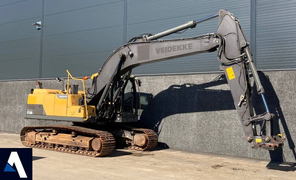Volvo ec 220 dl