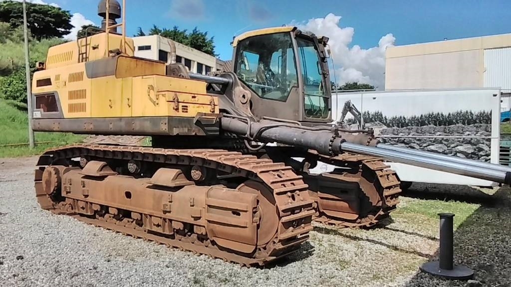 Экскаватор volvo 750