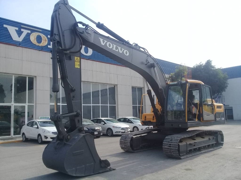 Ec 220 volvo