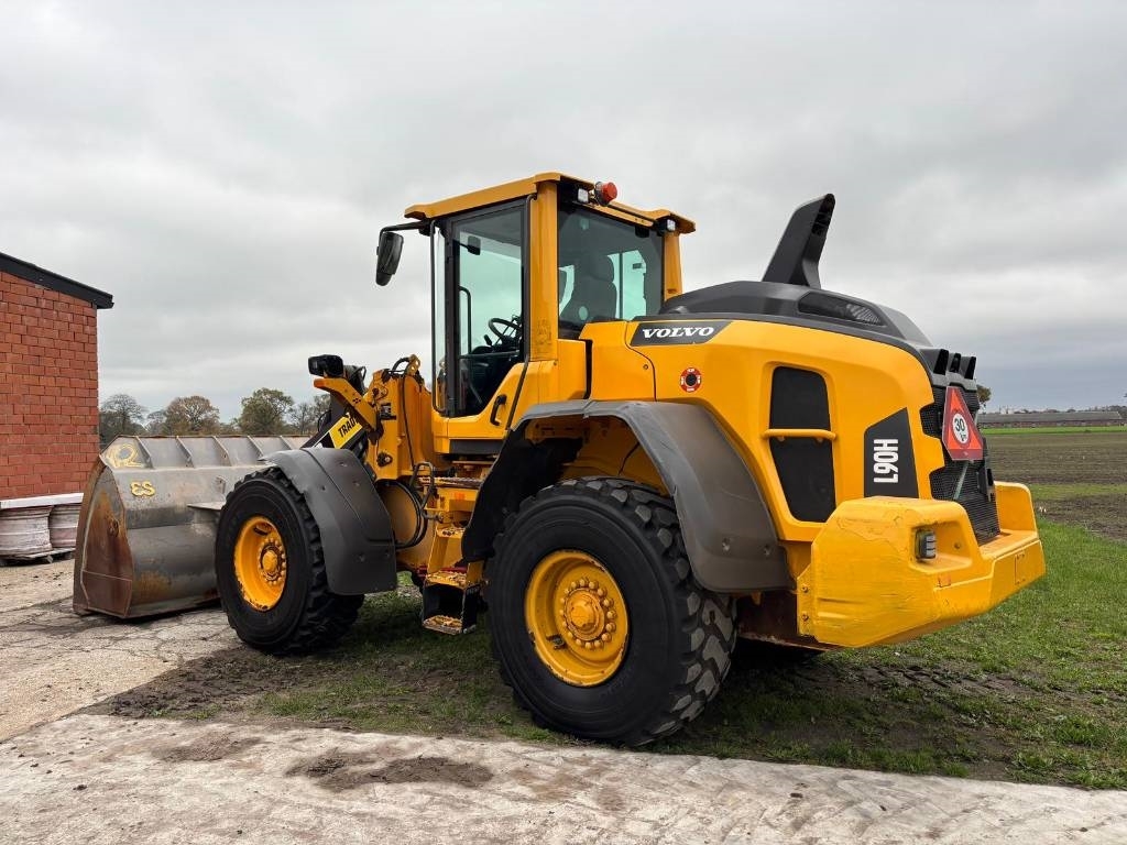 Volvo L 90 H (On Transport)