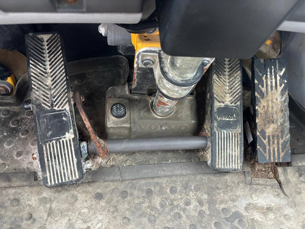 Volvo L 90 H (On Transport)