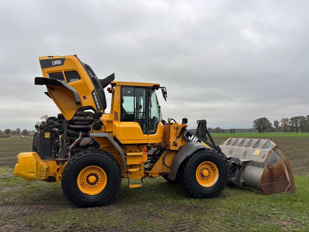 Volvo L 90 H (On Transport)