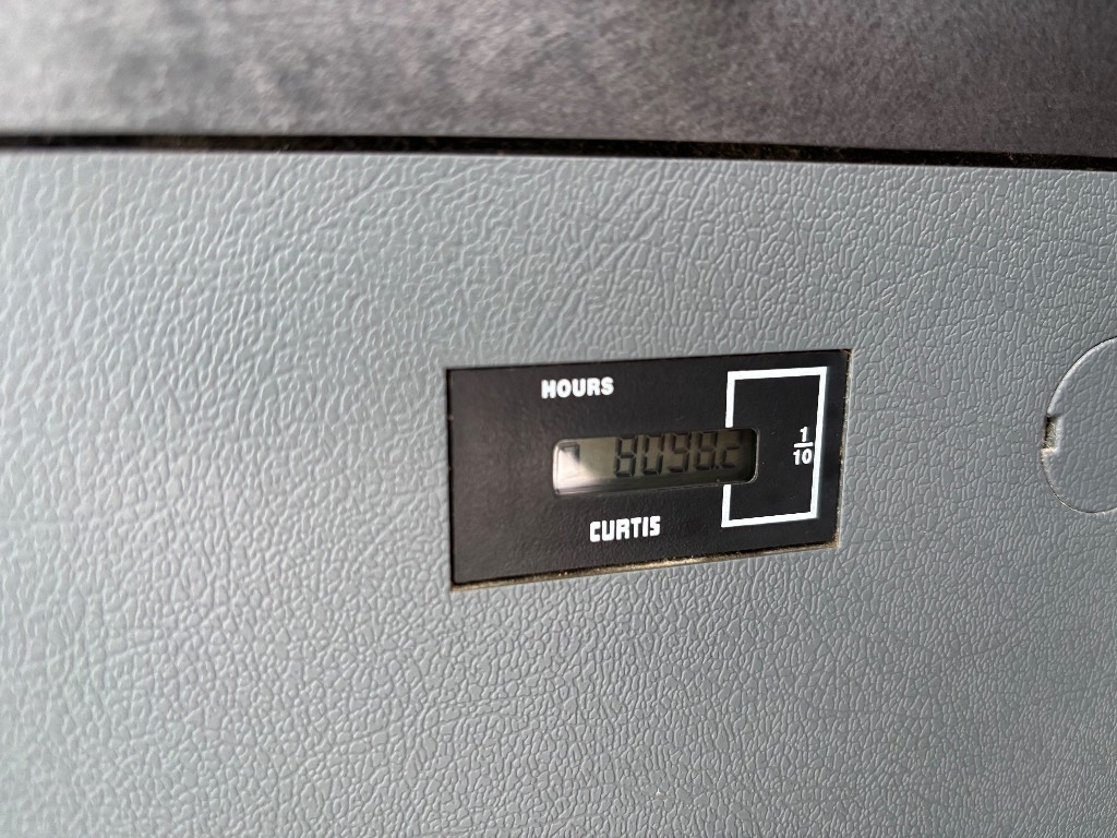 hyundai-hx-220-l-pyorittaja-le,4ffd9de2