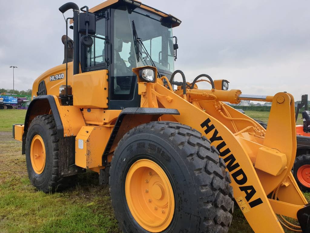 Hyundai 940 s