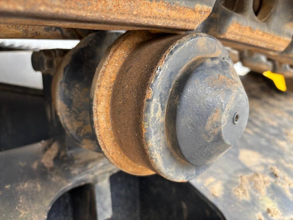 Komatsu PC 210-10M0 (New / Non CE Certified)