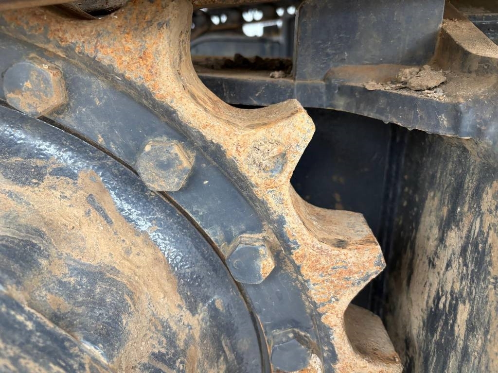 Komatsu PC 210-10M0 (New / Non CE Certified)