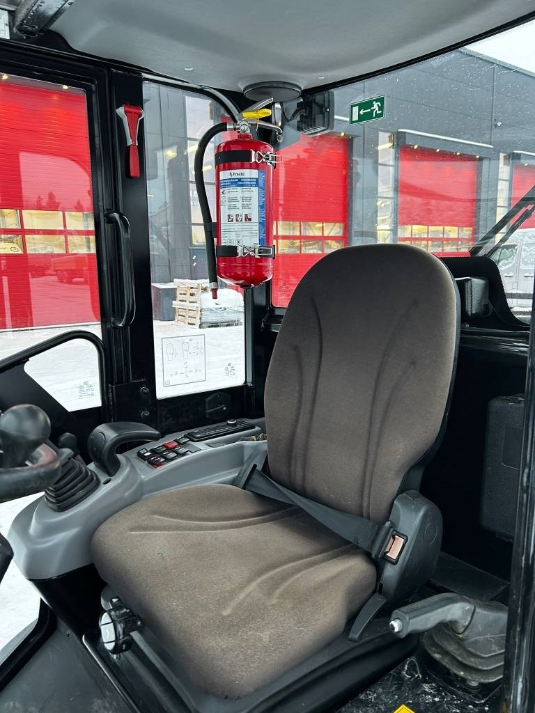 jcb-403-plus-tasauskauha-lammi,18adb1aa
