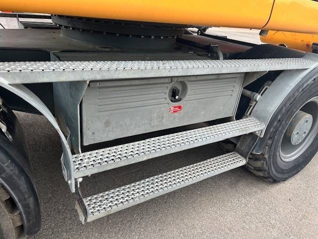 liebherr-918-compact-myyty-sol,5cefd84c