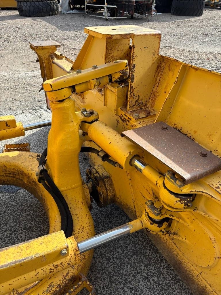 Komatsu D37 PX-23