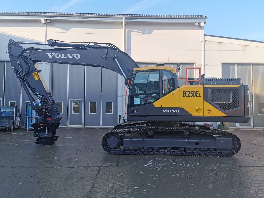 Crawler Excavator Volvo EC 250 EL