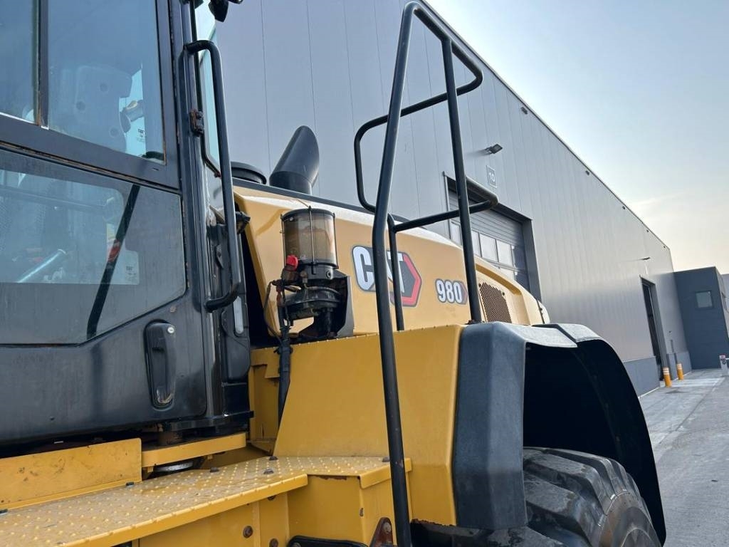 CAT 980