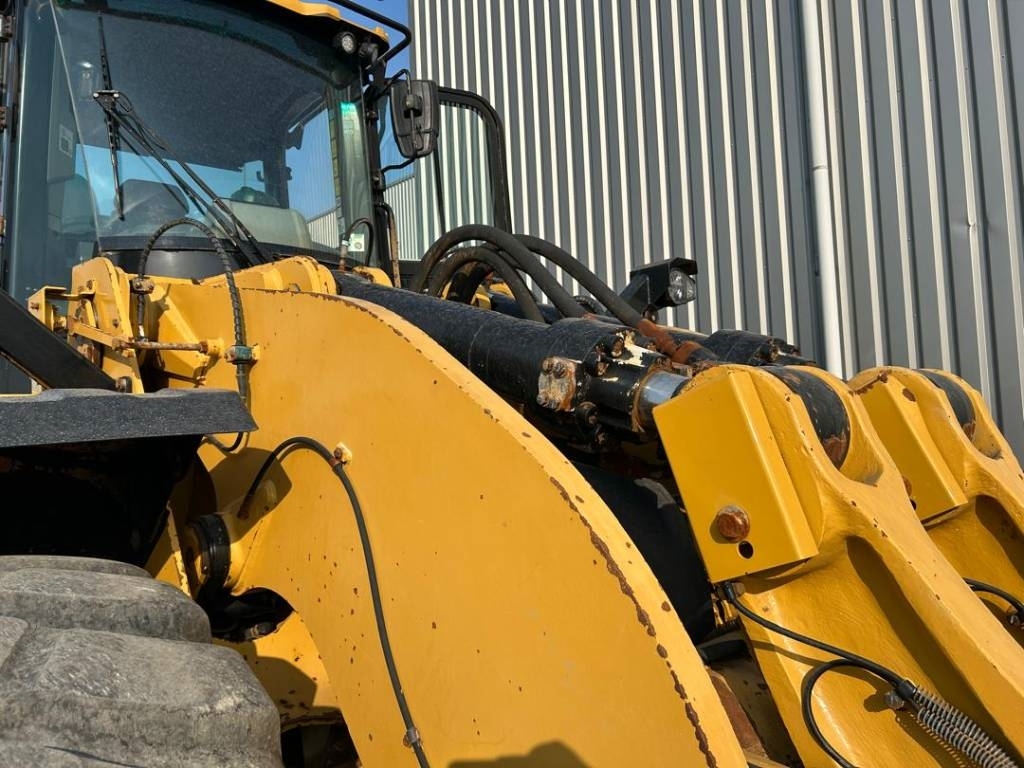 CAT 980