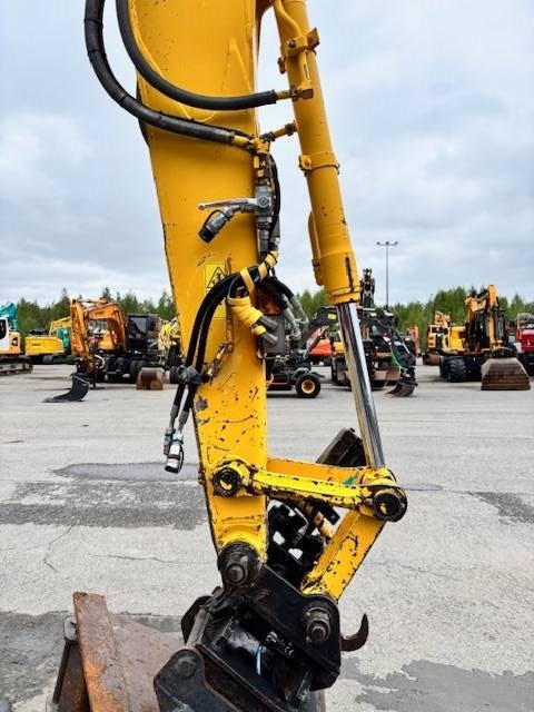 new-holland-e-70-myyty-sold,5c6b089d