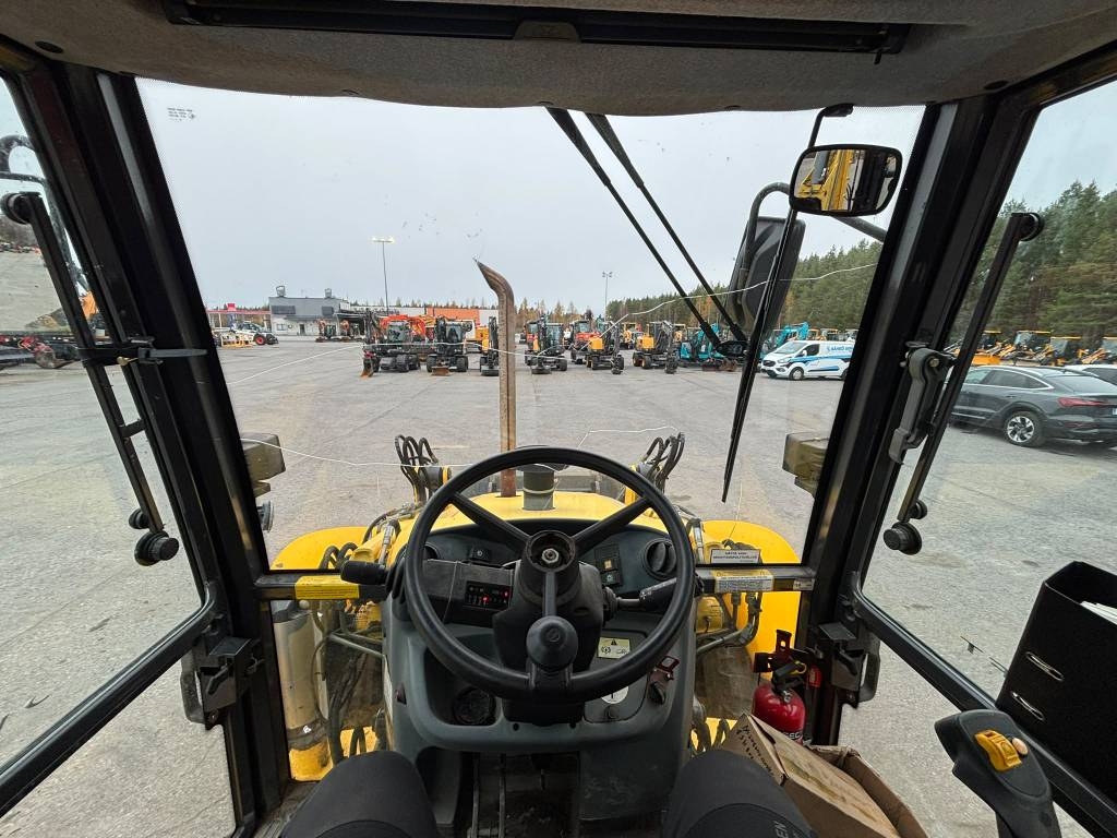 new-holland-lb-115-b-4-ps-kall,fe824afa