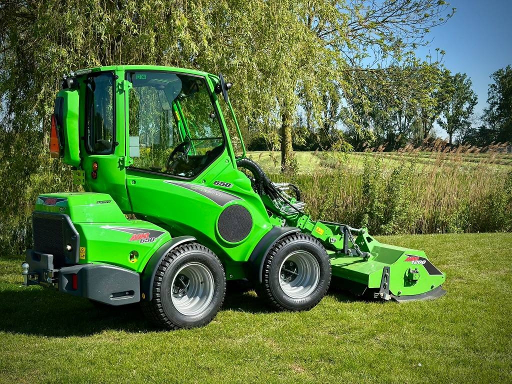 Avant Rops Cabin Avant 650i GTX, cabine, airco, kniklader/shovel - Shovels - Landbouw ...